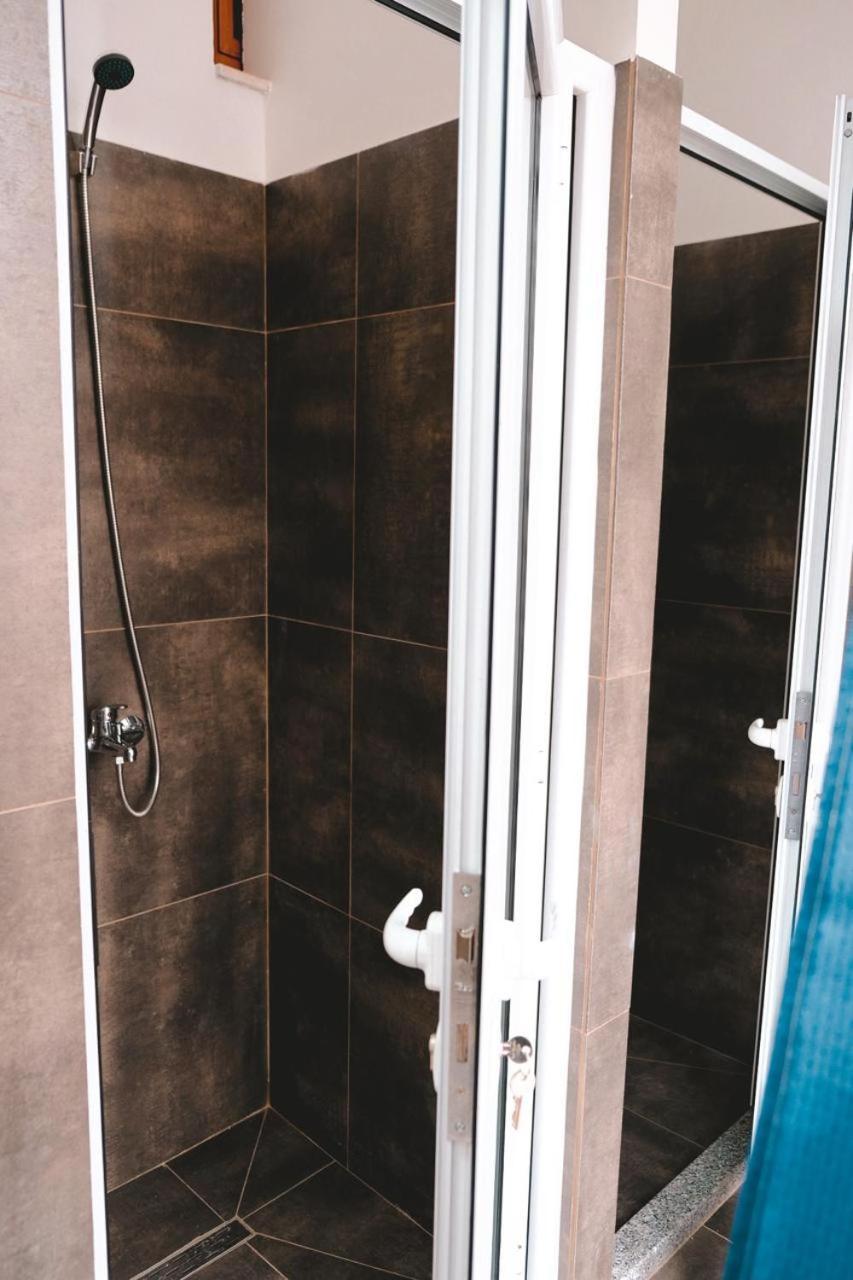 Scodrinon Hostel Шкодер Екстер'єр фото